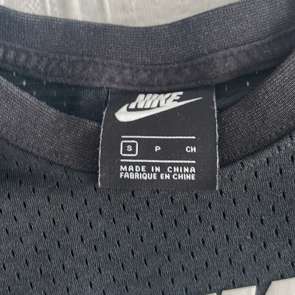 Nike Mesh Workout Top - Picture 3 of 5